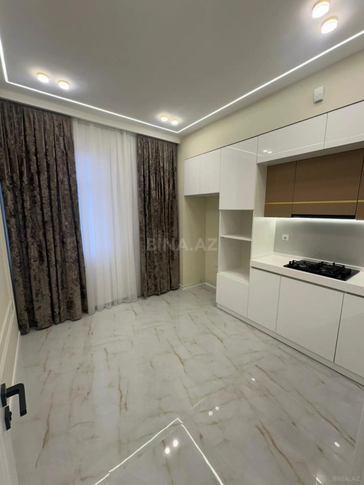 Satılır 2 otaqlı mənzil 75 m²