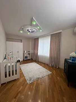 Satılır 3 otaqlı mənzil 134 m²