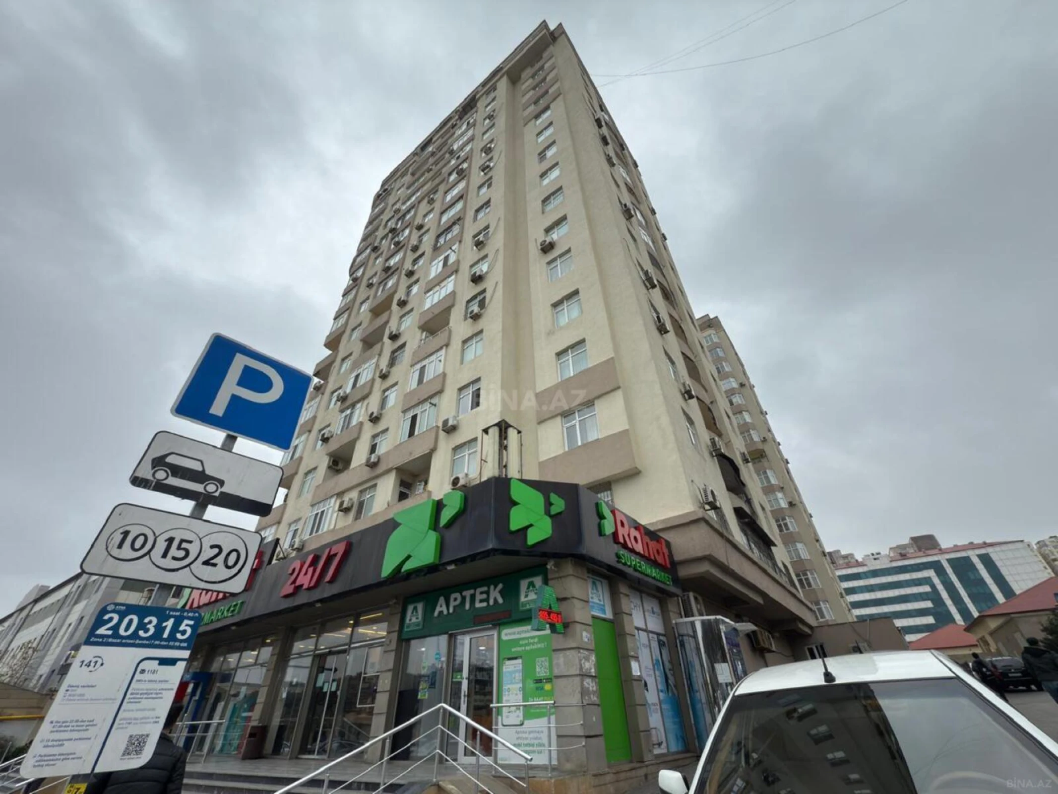 Satılır 3 otaqlı mənzil 134 m²