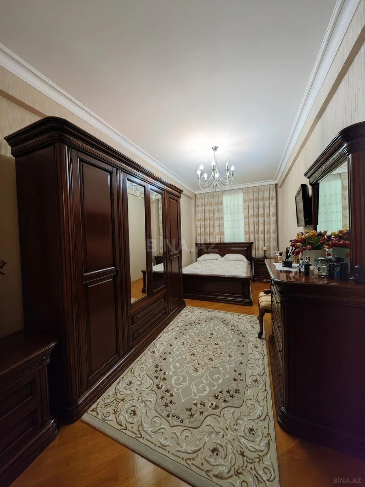 Satılır 3 otaqlı mənzil 138 m²