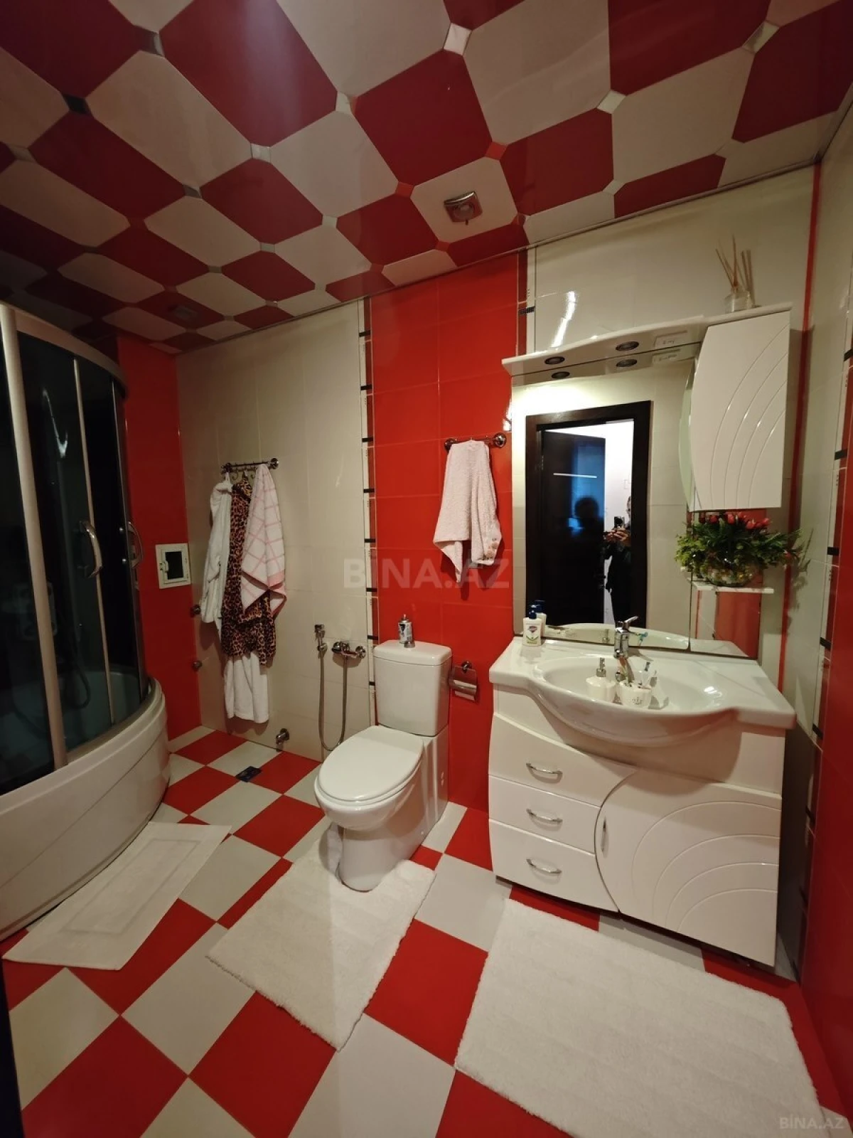 Satılır 3 otaqlı mənzil 138 m²