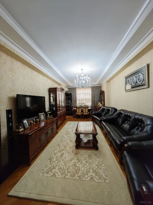 Satılır 3 otaqlı mənzil 138 m²
