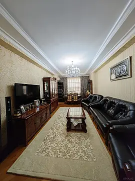 Satılır 3 otaqlı mənzil 138 m²