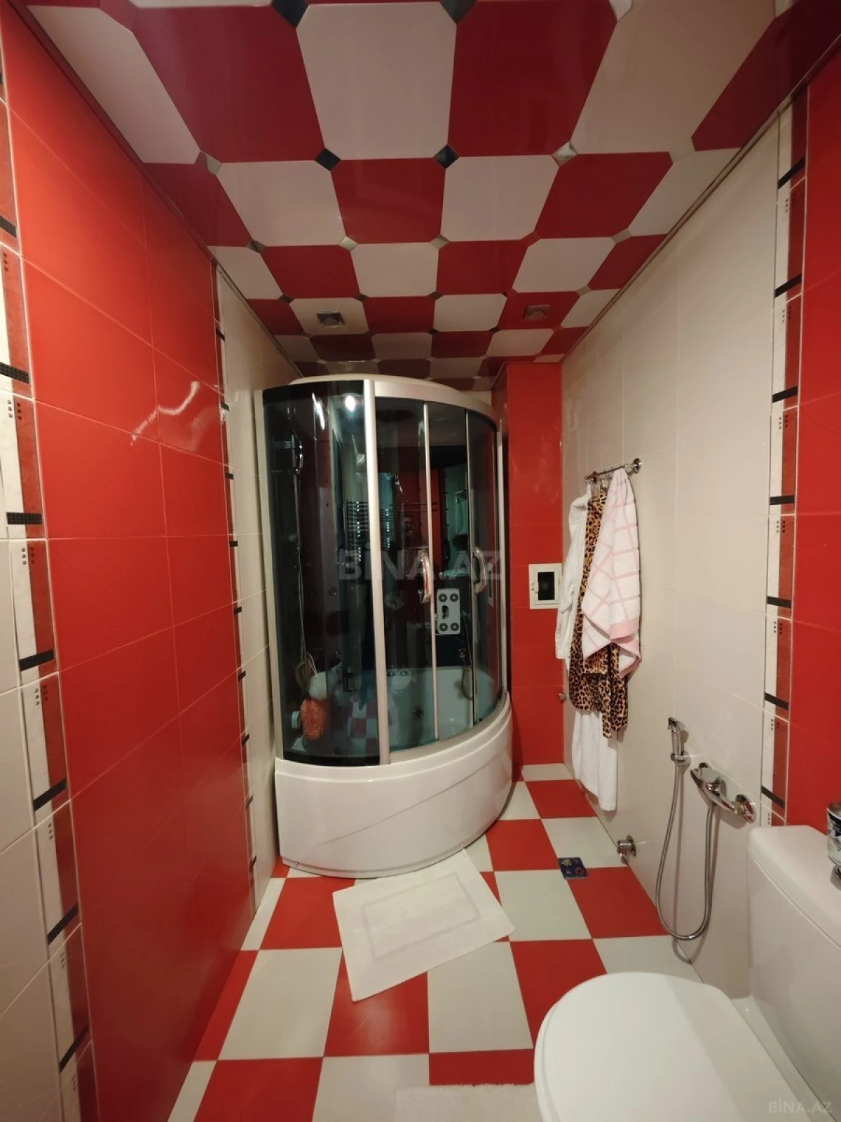 Satılır 3 otaqlı mənzil 138 m²