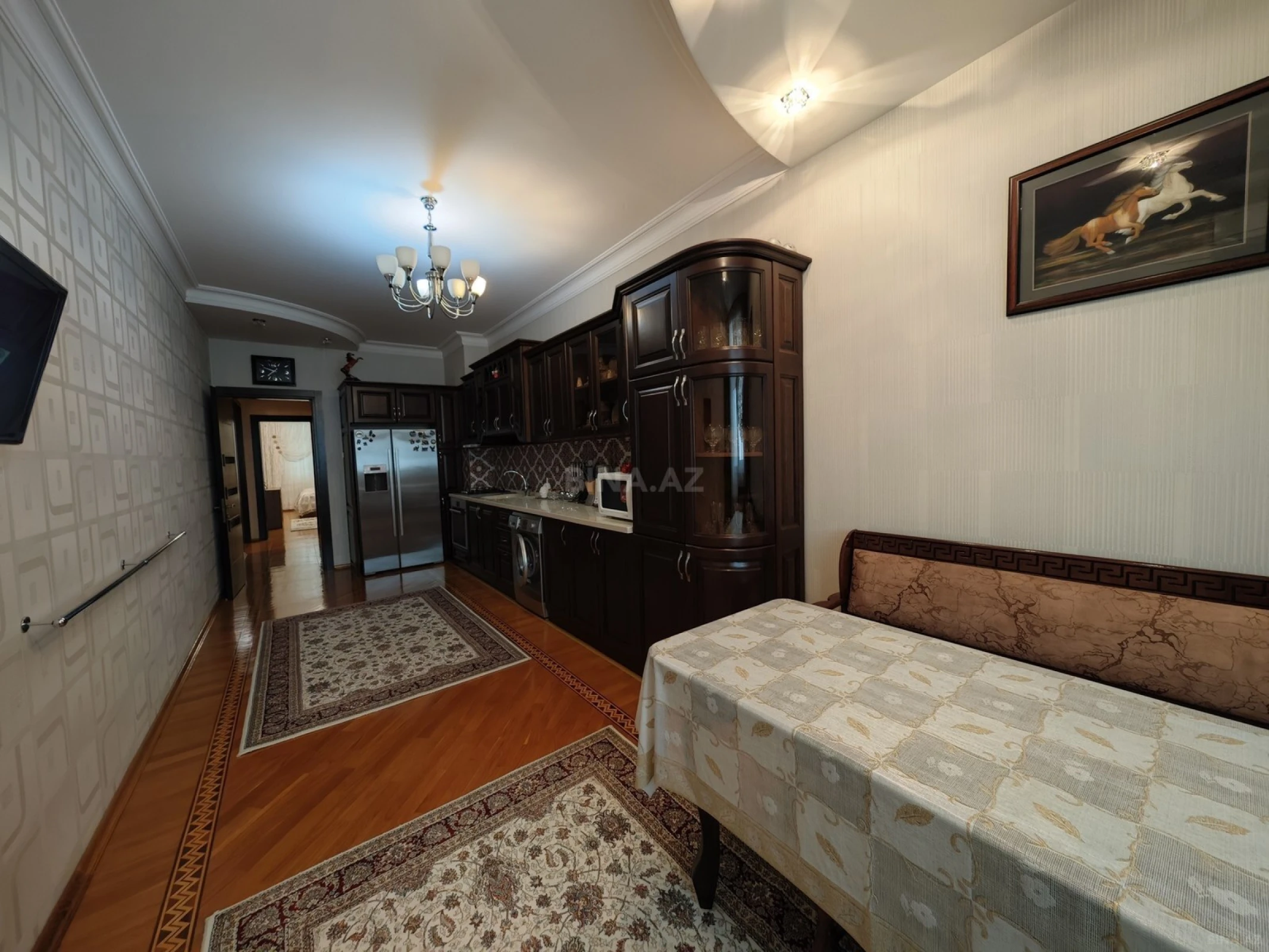 Satılır 3 otaqlı mənzil 138 m²