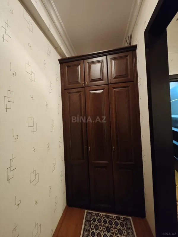 Satılır 3 otaqlı mənzil 138 m²