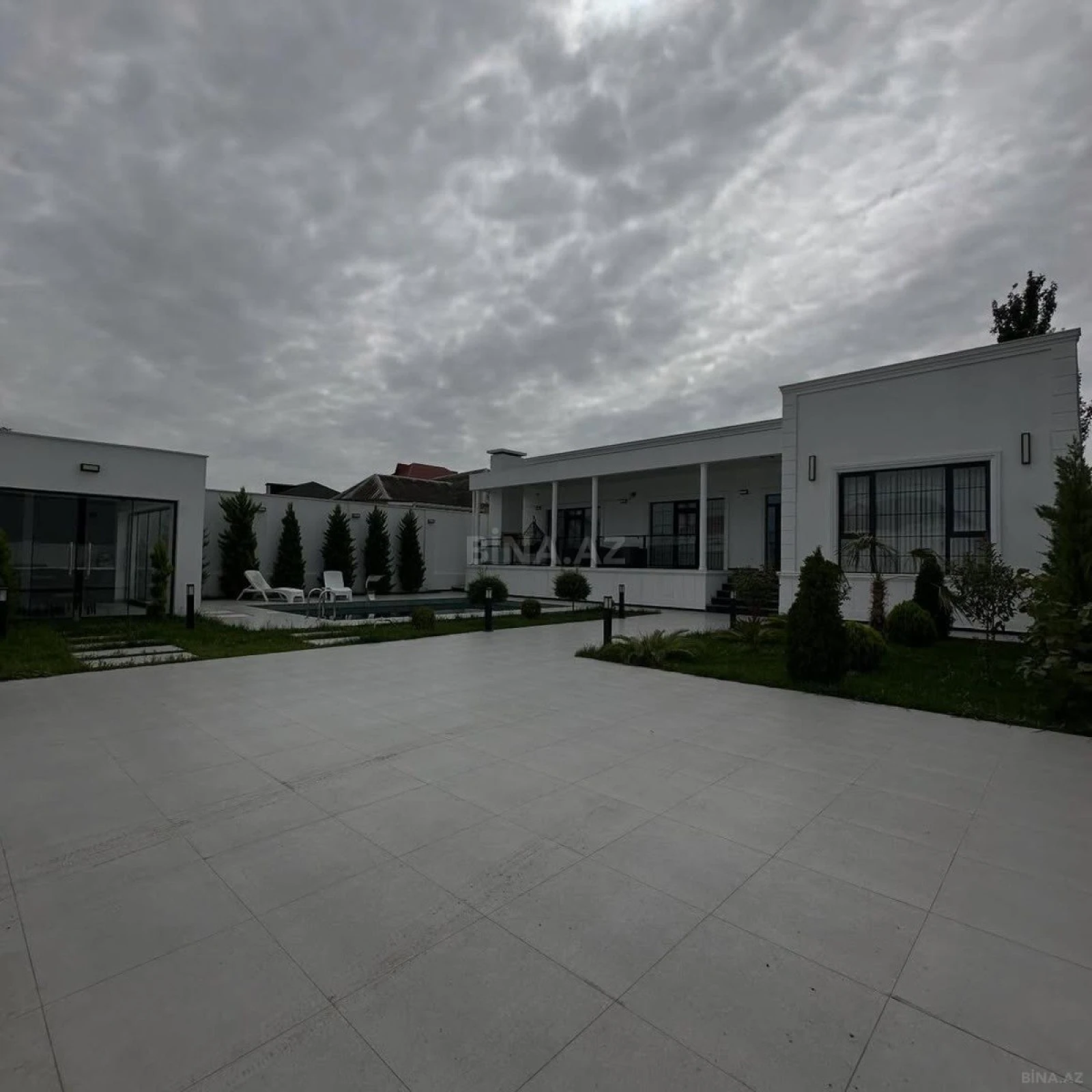 Kirayə verilir 4 otaqlı həyət evi 250 m²