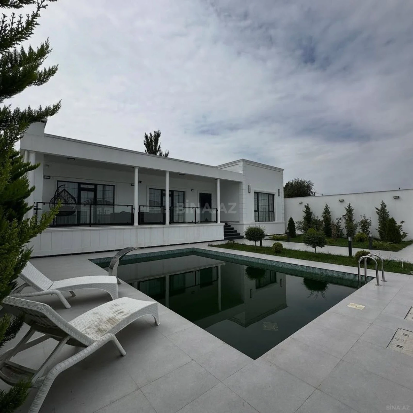 Kirayə verilir 4 otaqlı həyət evi 250 m²