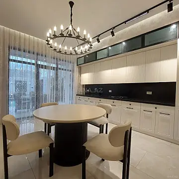 Kirayə verilir 5 otaqlı həyət evi 300 m²