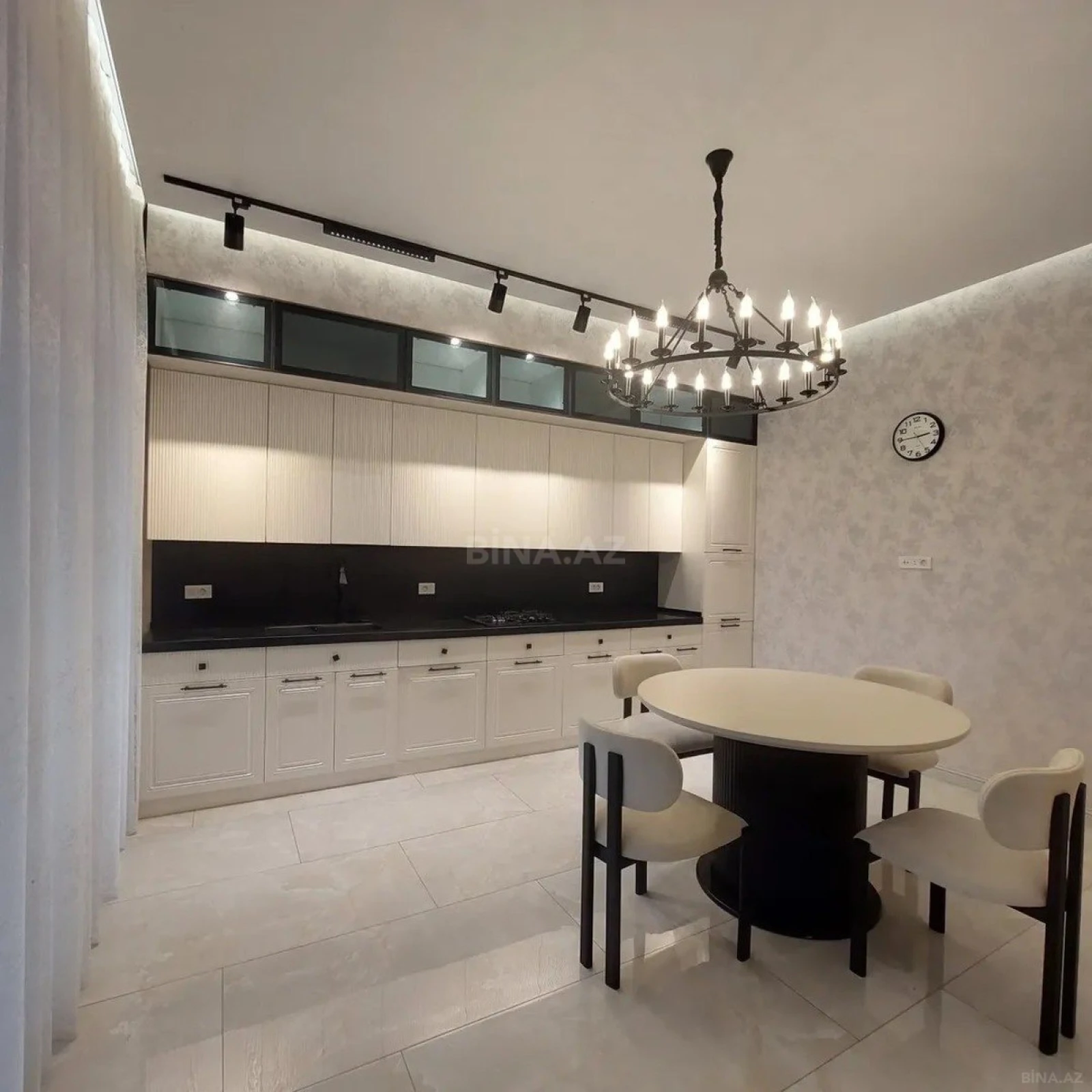 Kirayə verilir 5 otaqlı həyət evi 300 m²