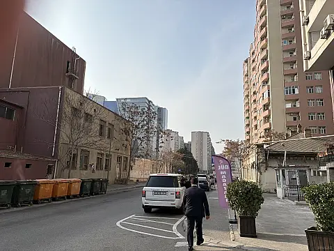 Satılır obyekt 220 m²