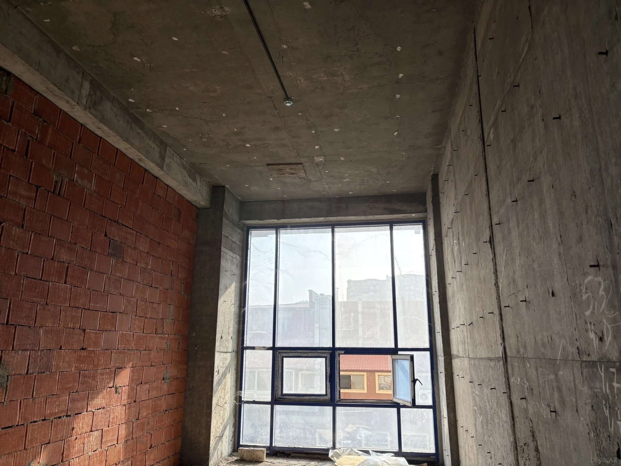 Satılır obyekt 220 m²