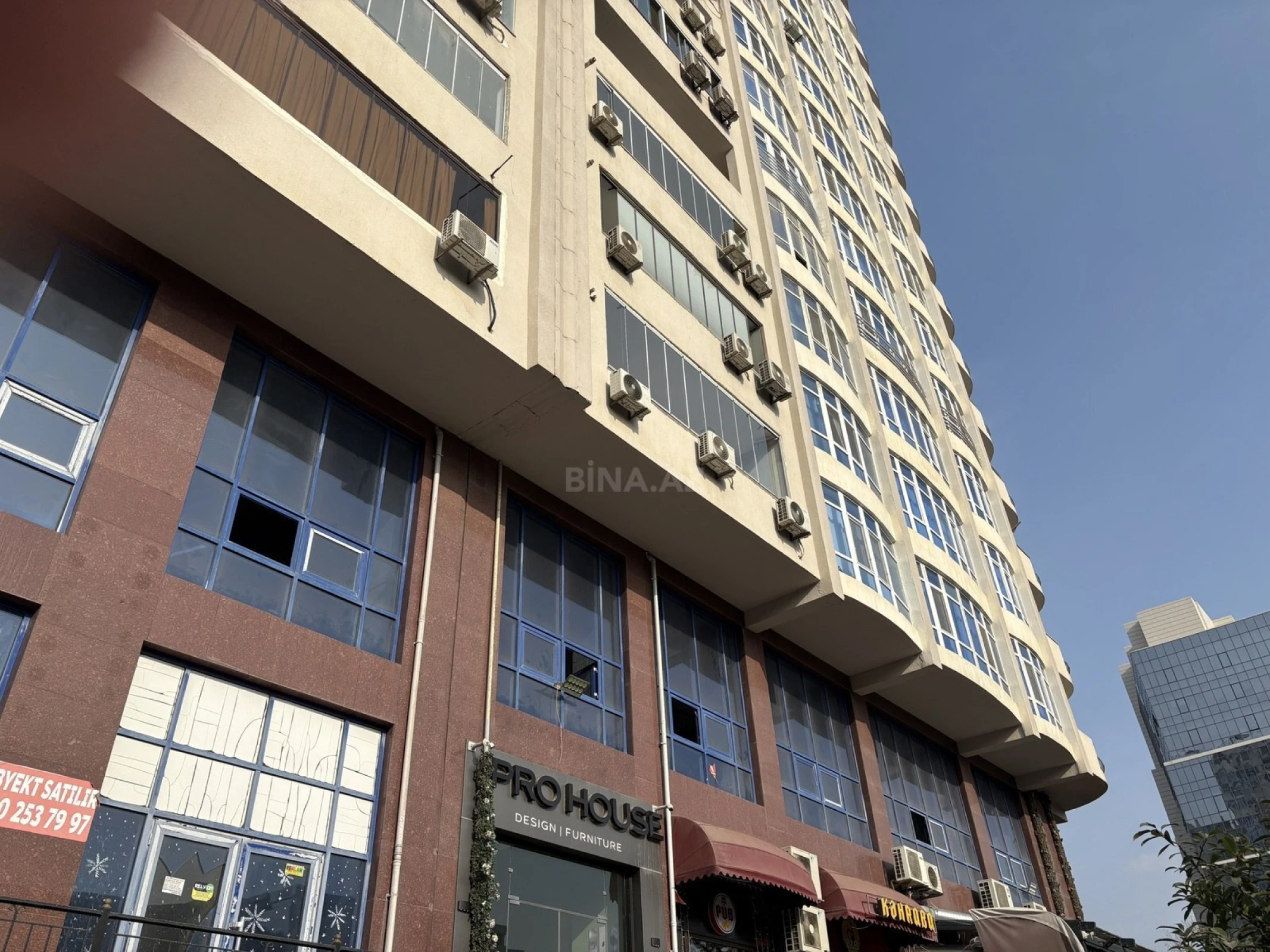 Satılır obyekt 220 m²