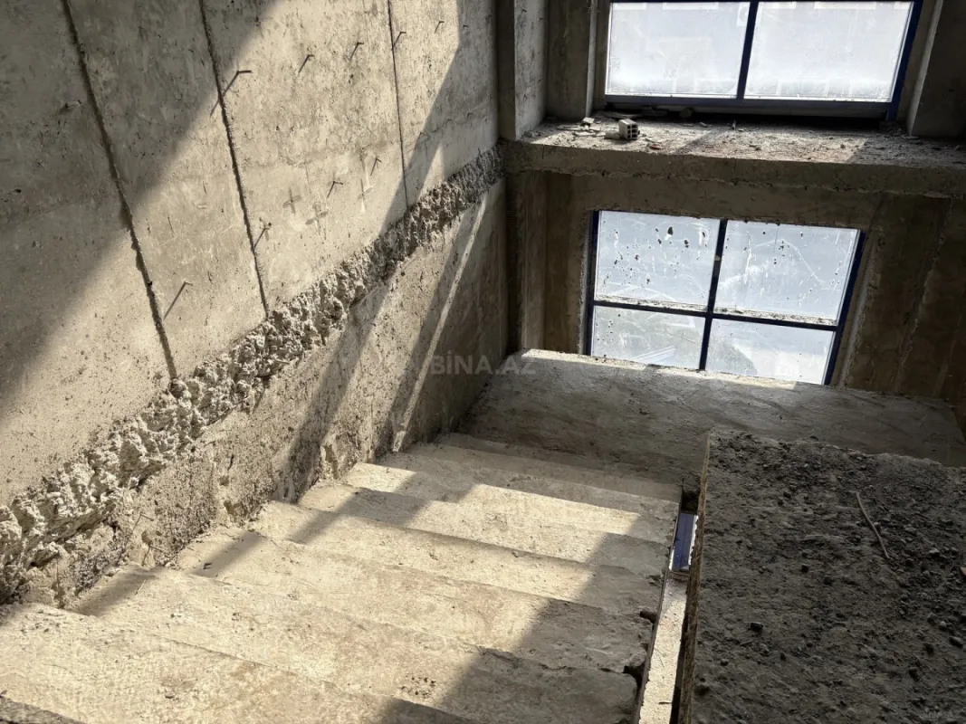 Satılır obyekt 220 m²