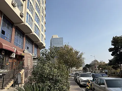 Satılır obyekt 220 m²