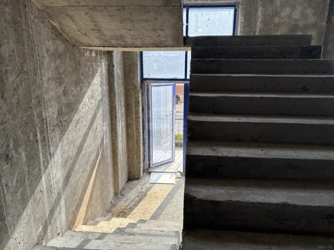 Satılır obyekt 220 m²