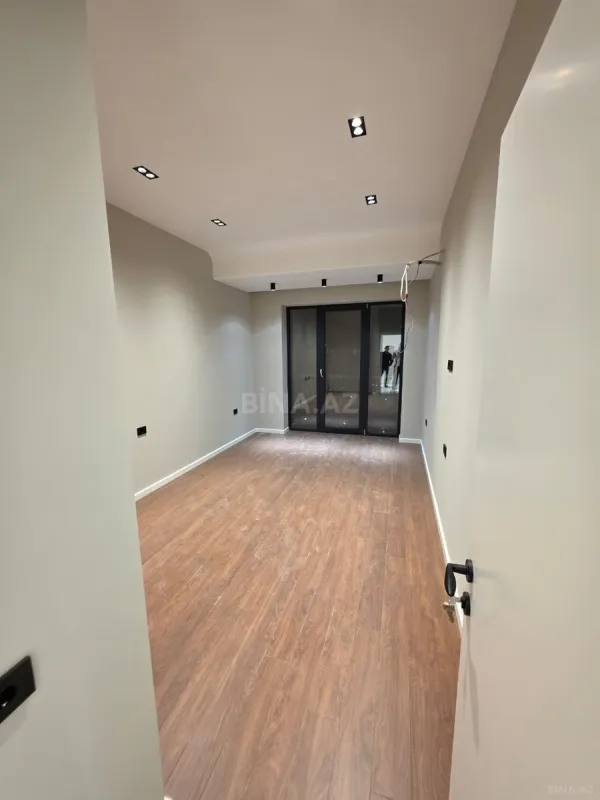 Satılır 3 otaqlı mənzil 127 m²