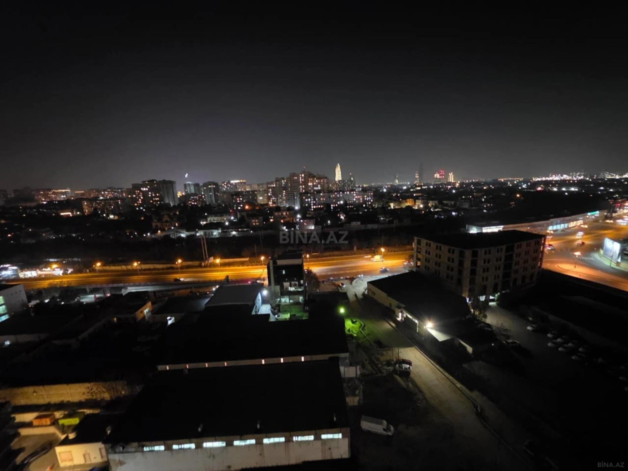 Satılır 3 otaqlı mənzil 127 m²