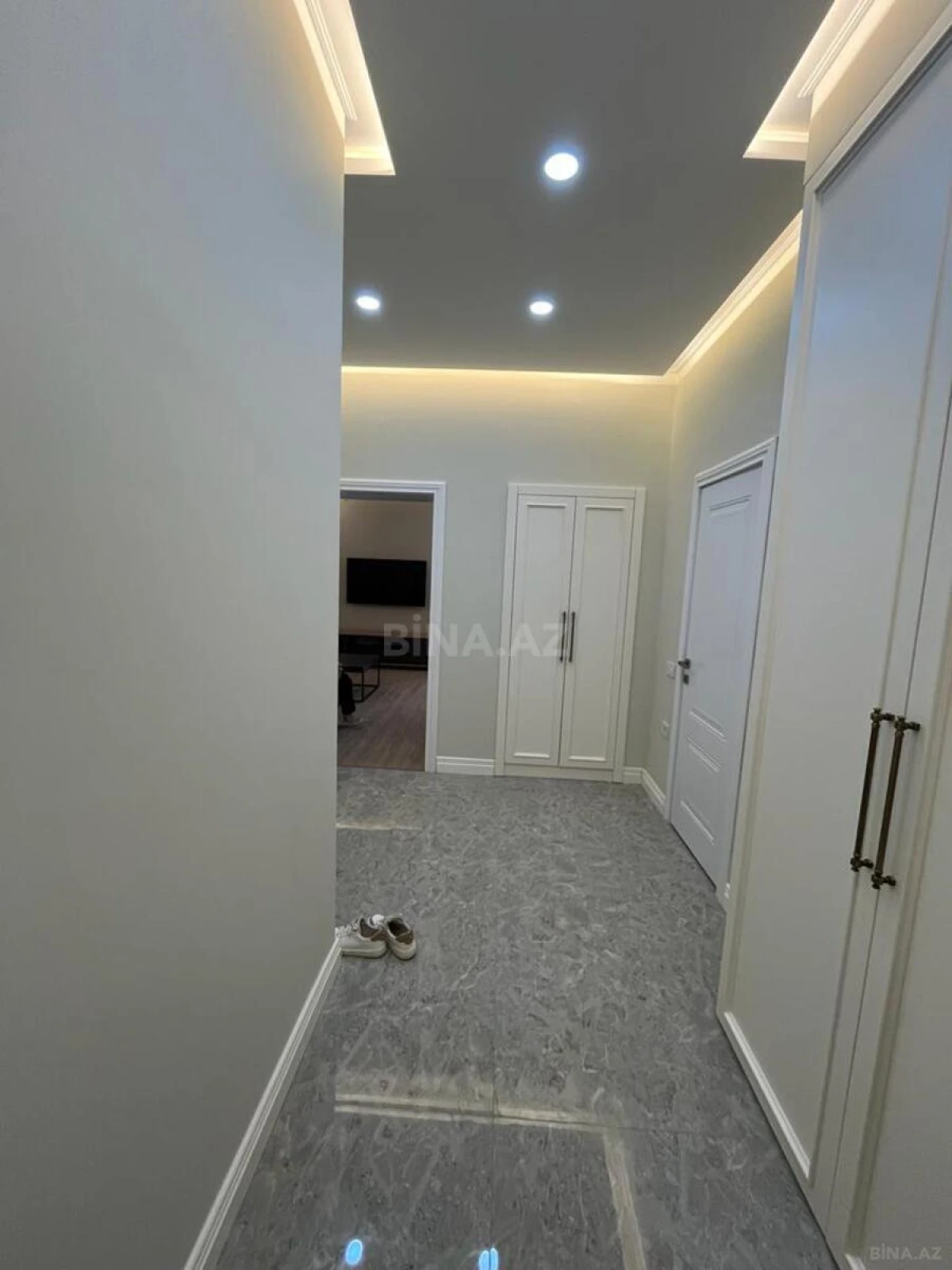 Satılır 2 otaqlı mənzil 68 m²