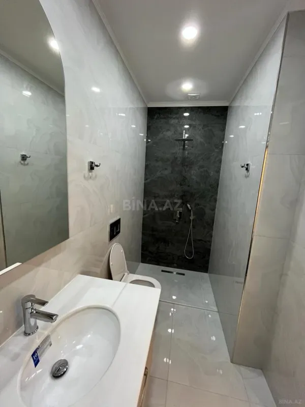 Satılır 2 otaqlı mənzil 68 m²