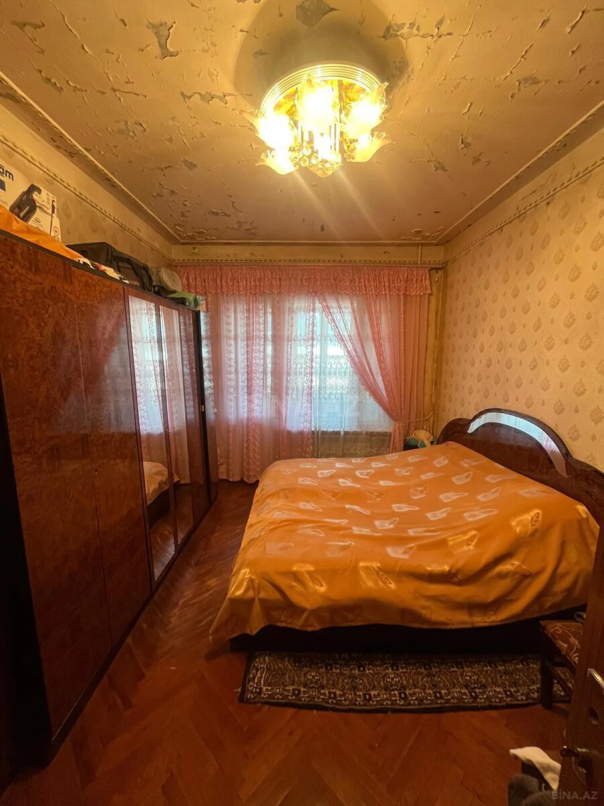 Satılır 4 otaqlı mənzil 100 m²