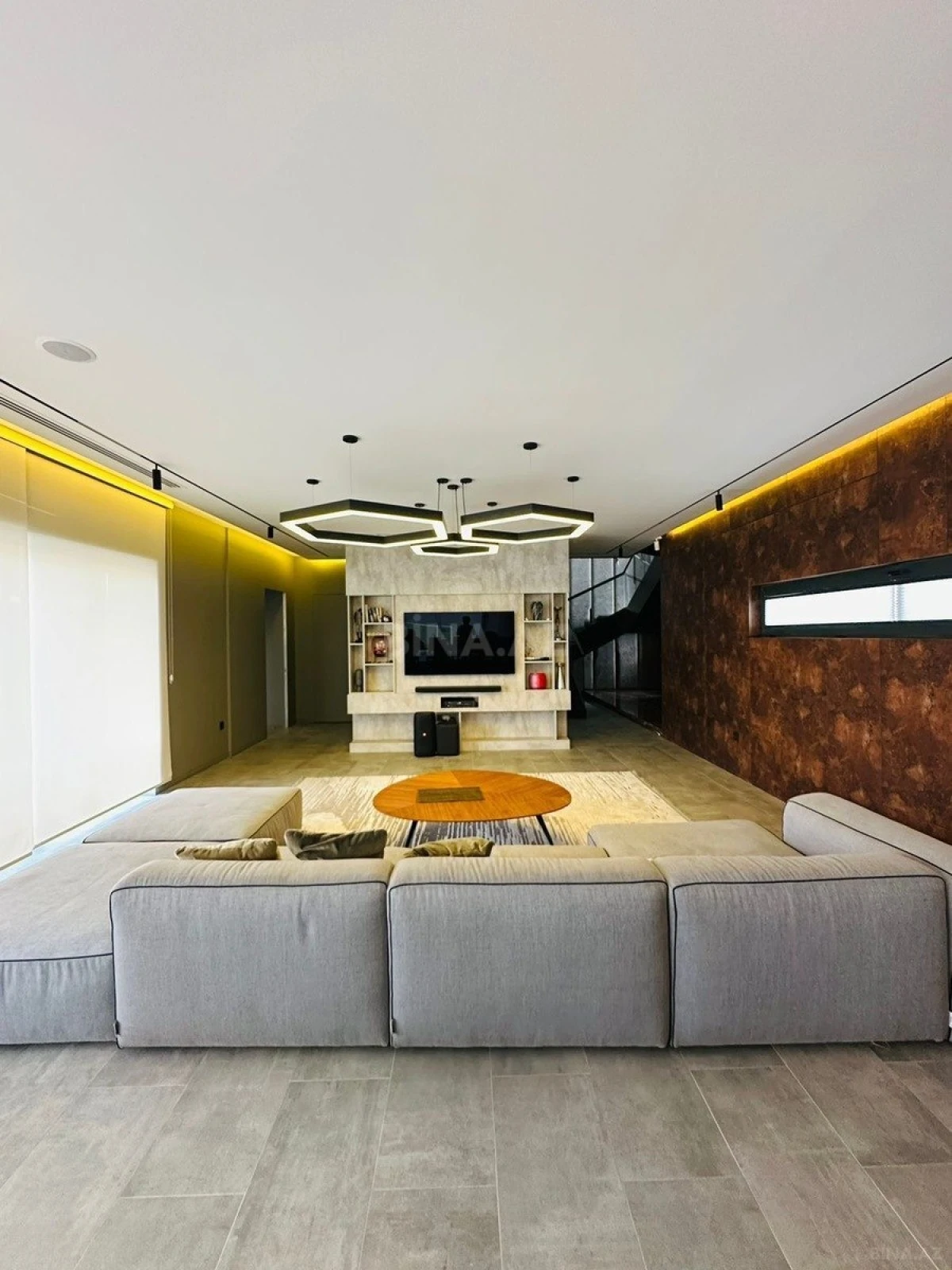 Kirayə verilir 5 otaqlı həyət evi 600 m²