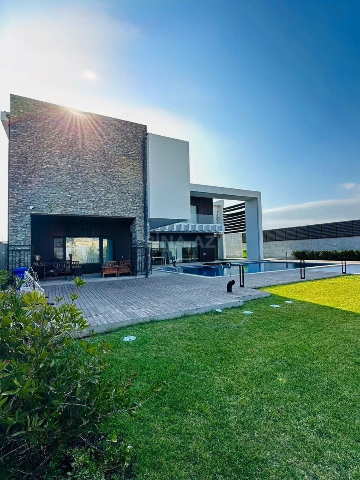 Kirayə verilir 5 otaqlı həyət evi 600 m²