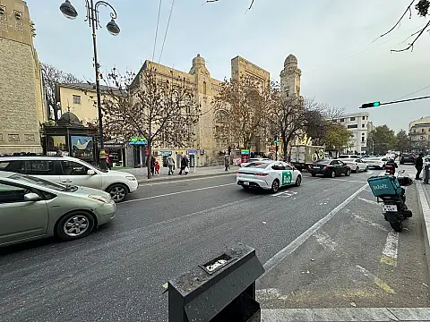 Satılır 4 otaqlı mənzil 90 m²