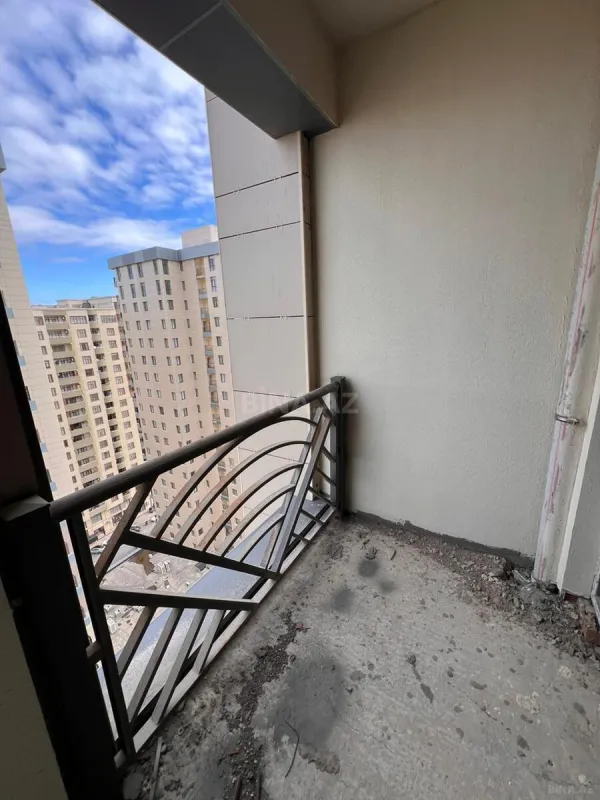 Satılır 4 otaqlı mənzil 160 m²