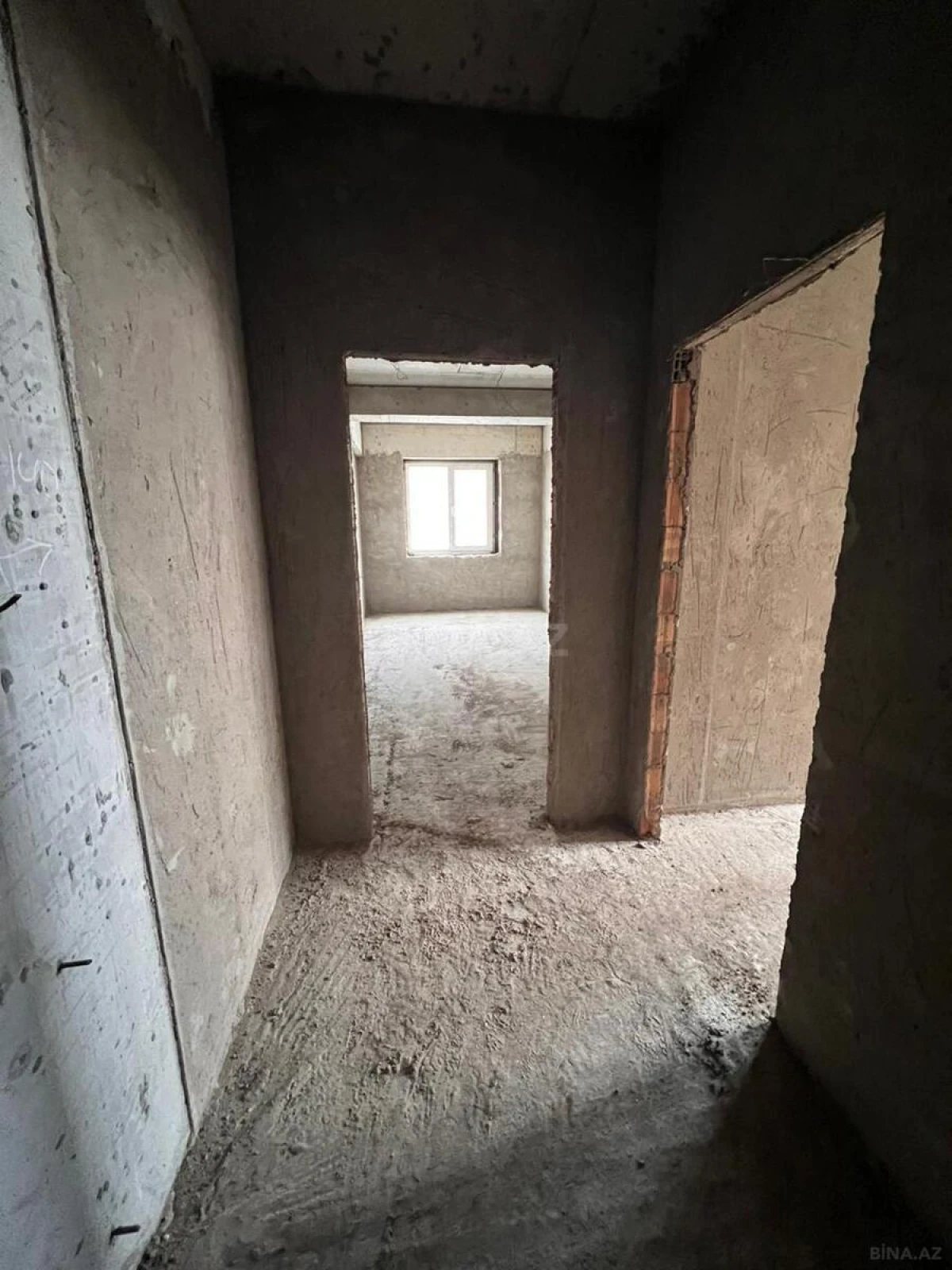 Satılır 4 otaqlı mənzil 160 m²