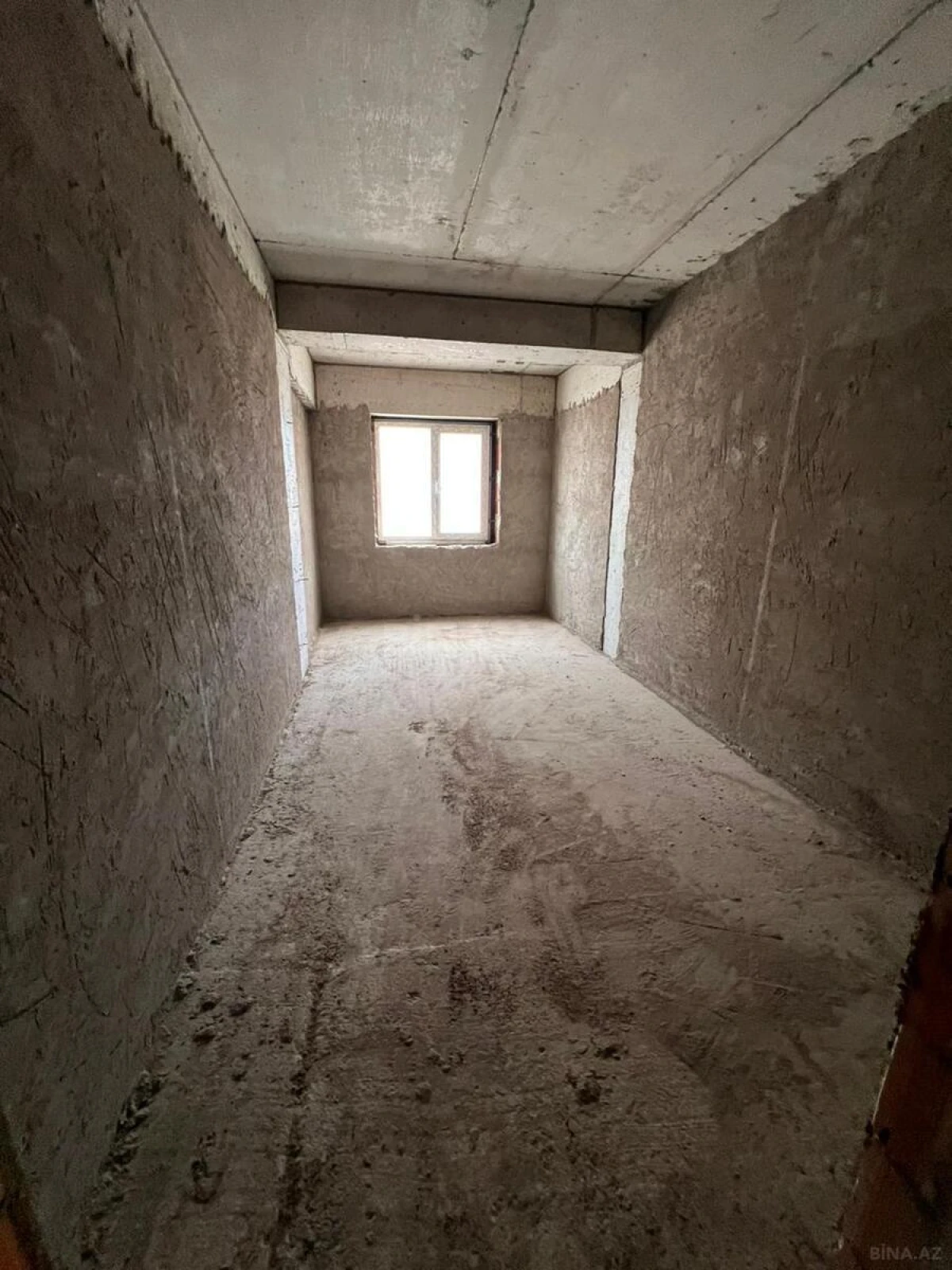 Satılır 4 otaqlı mənzil 160 m²