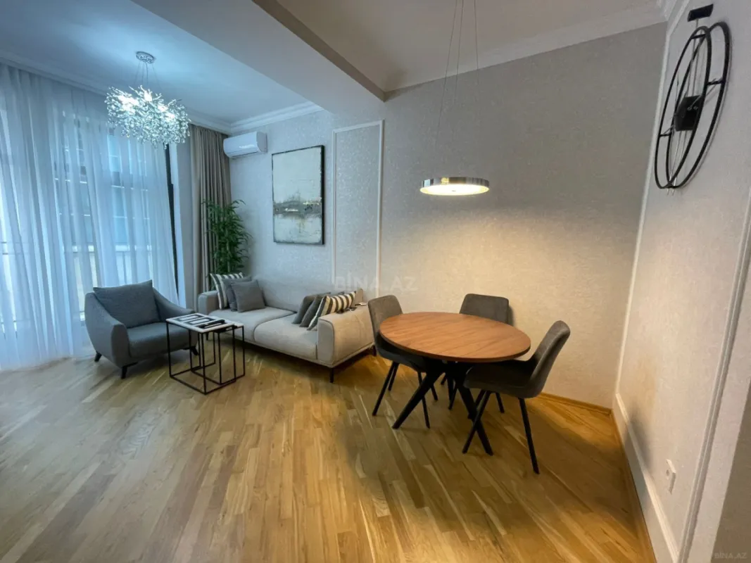 Kirayə verilir 2 otaqlı mənzil 80 m²
