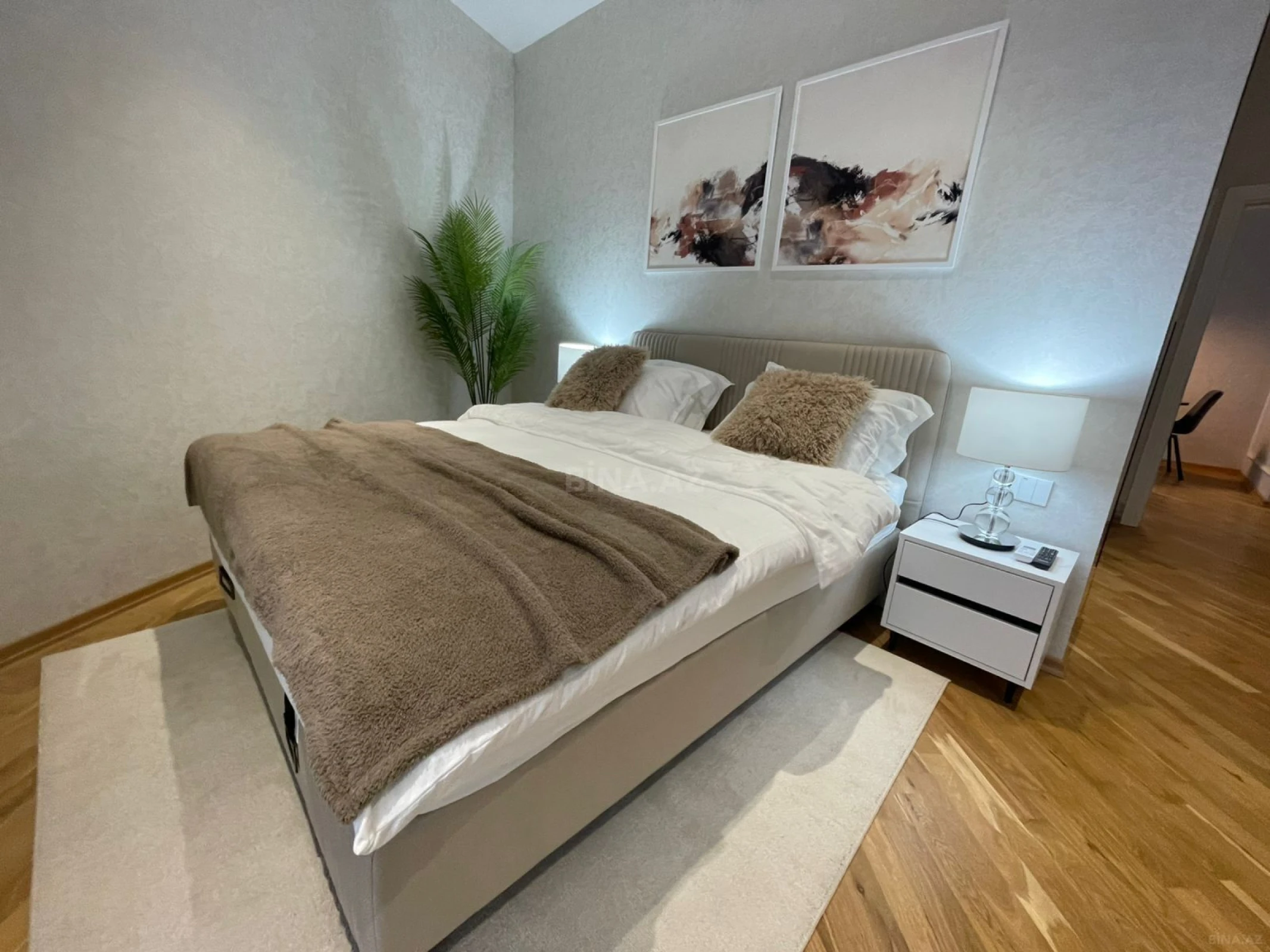 Kirayə verilir 2 otaqlı mənzil 80 m²