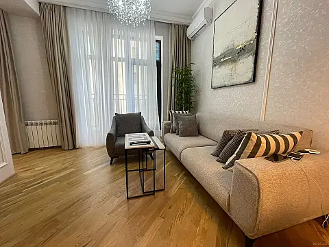 Kirayə verilir 2 otaqlı mənzil 80 m²