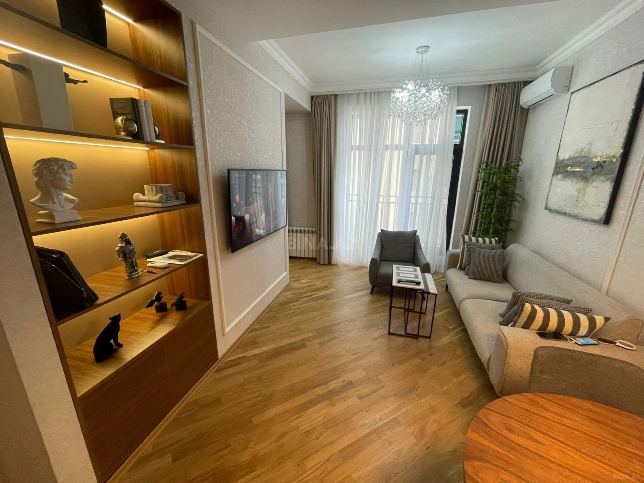 Kirayə verilir 2 otaqlı mənzil 80 m²