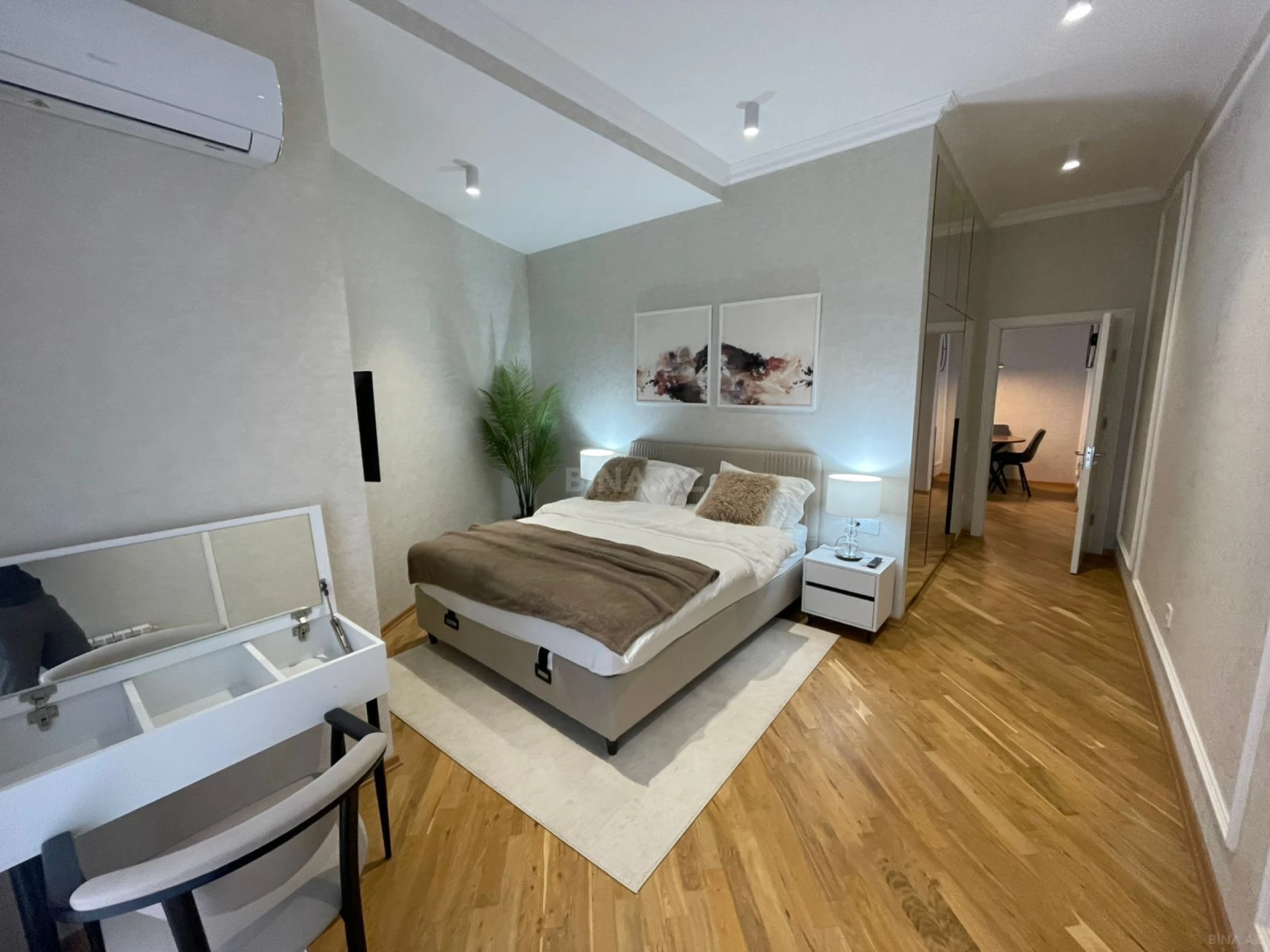 Kirayə verilir 2 otaqlı mənzil 80 m²