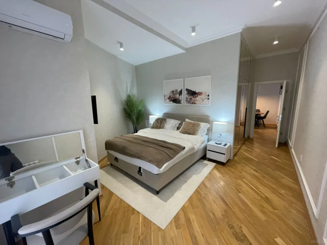 Kirayə verilir 2 otaqlı mənzil 80 m²