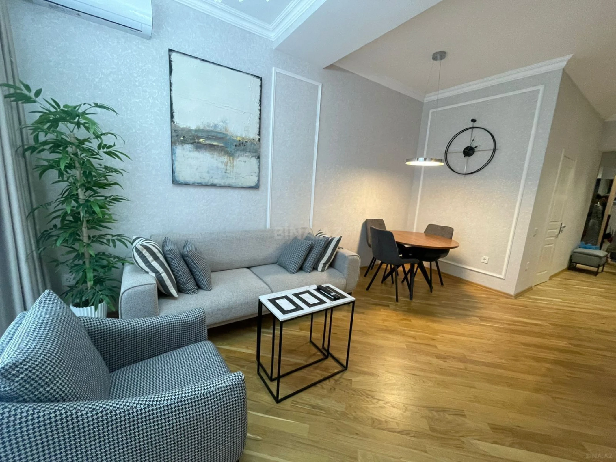 Kirayə verilir 2 otaqlı mənzil 80 m²