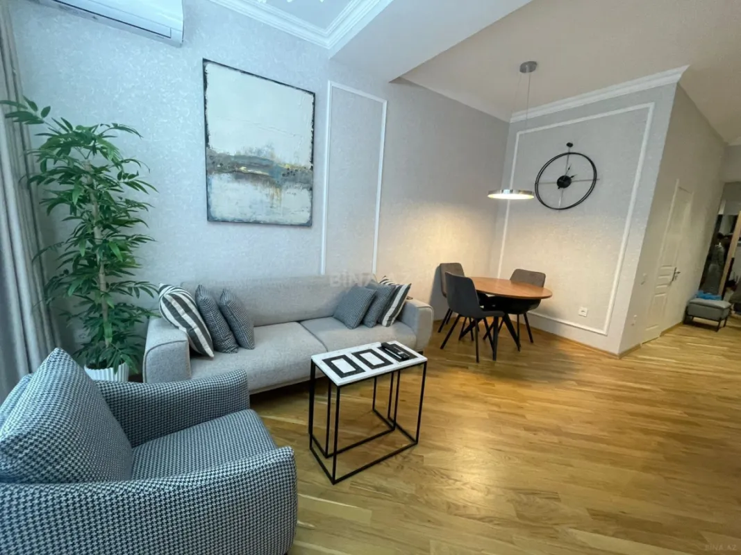 Kirayə verilir 2 otaqlı mənzil 80 m²