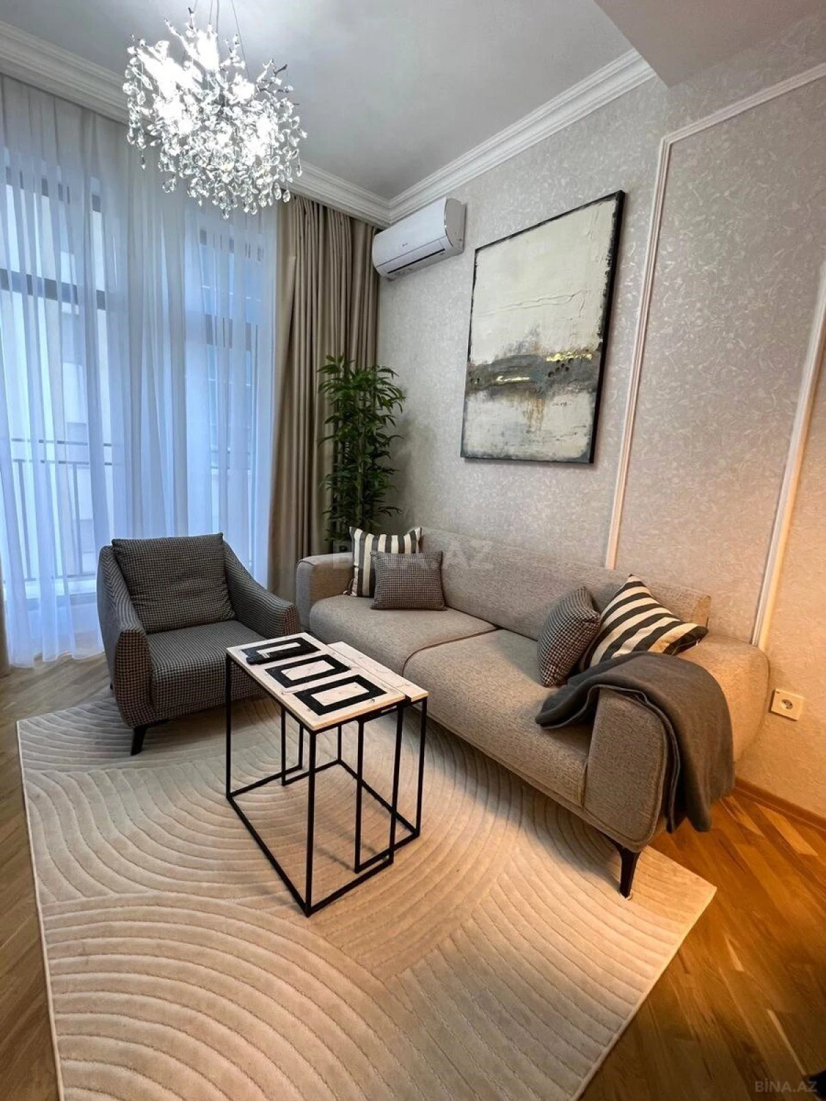 Kirayə verilir 2 otaqlı mənzil 80 m²