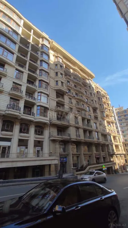 Satılır 2 otaqlı mənzil 119 m²