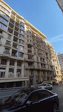 Satılır 2 otaqlı mənzil 119 m²