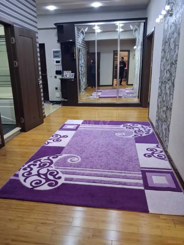 Satılır 3 otaqlı mənzil 165 m²