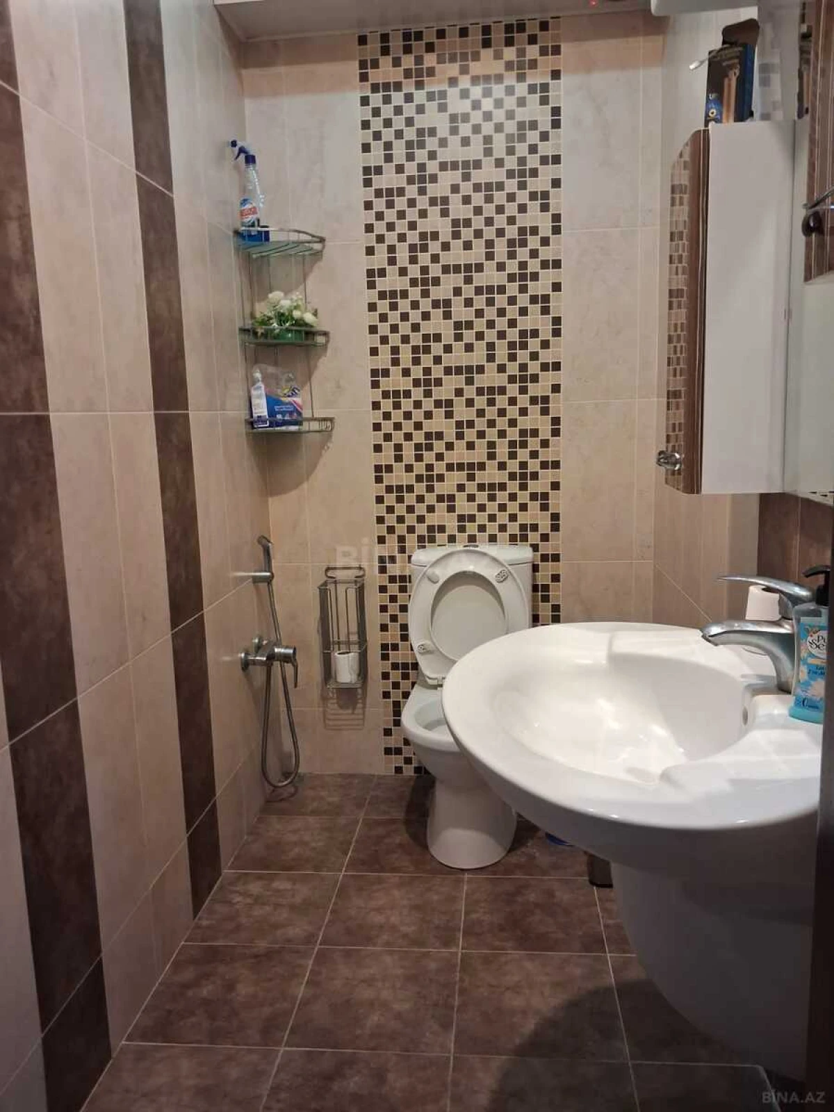 Satılır 3 otaqlı mənzil 165 m²