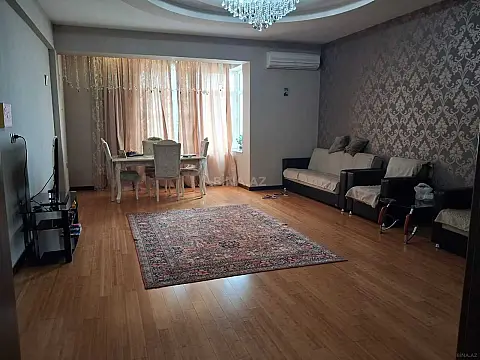 Satılır 3 otaqlı mənzil 165 m²