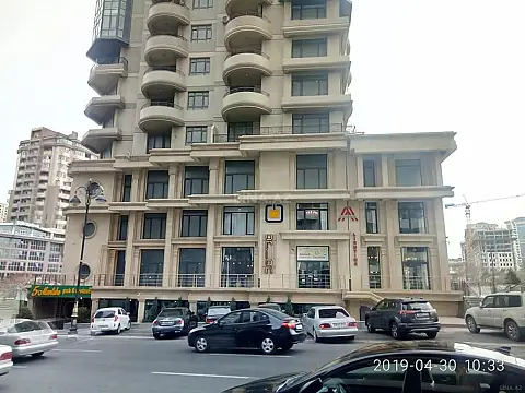 Satılır 5 otaqlı mənzil 222 m²