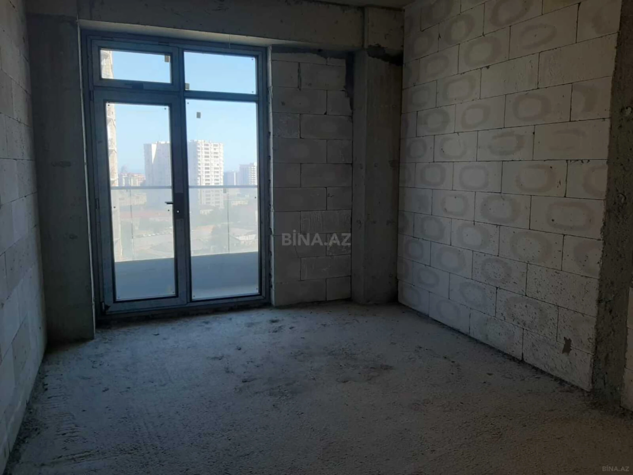 Satılır 5 otaqlı mənzil 222 m²