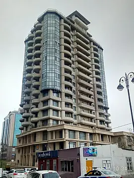 Satılır 5 otaqlı mənzil 222 m² — Bakı, Nizami 5 otaq 222.00 m²