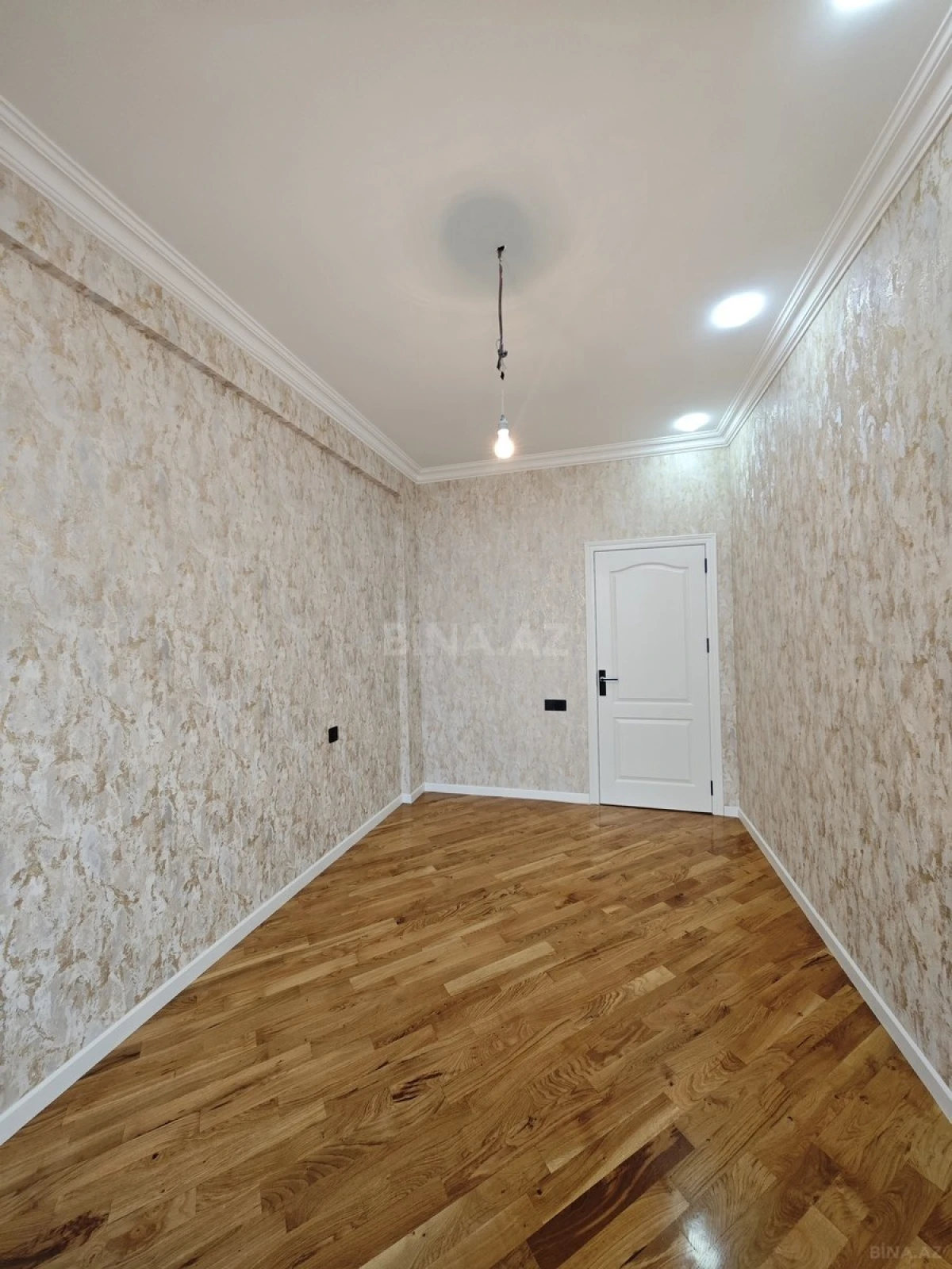 Satılır 3 otaqlı mənzil 84 m²