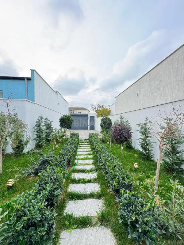 Satılır 4 otaqlı həyət evi 200 m²